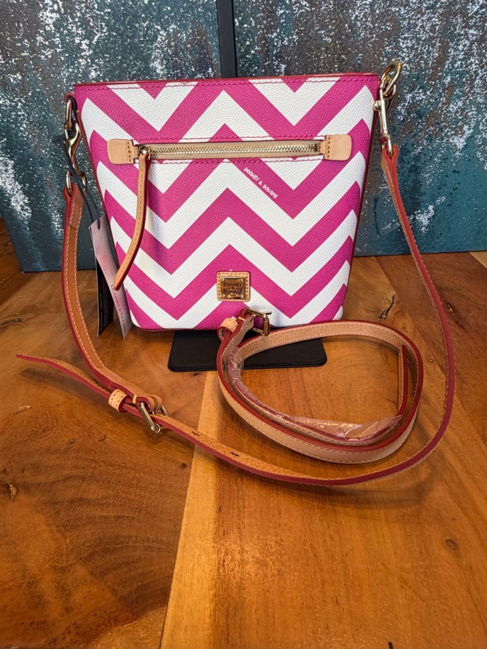 Dooney & Bourke Barbiecore Pink/White Chevron Crossbody NWT - Picture 9 of 15